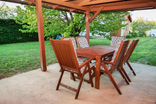 Cseresznyés Apartman - Housity