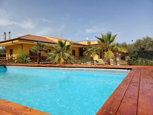 Turtle Island Apartments - Housity