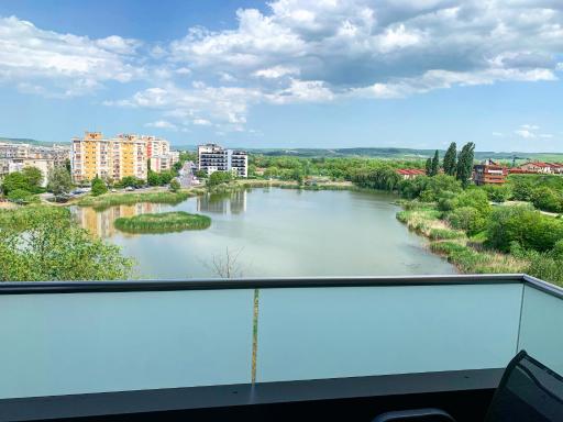 LAKE VIBE - Housity