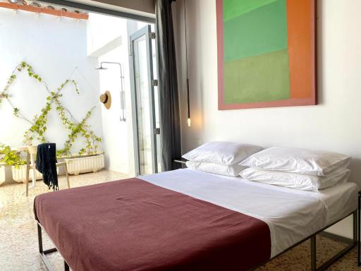 Fragile Hotel - Housity