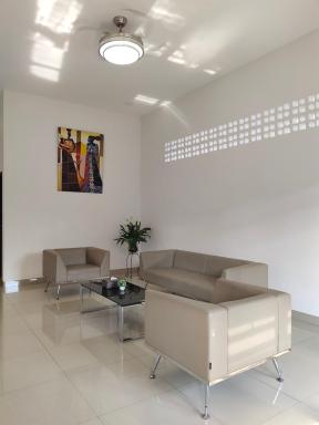 Tropical Cozy House in the heart of Medan - Housity