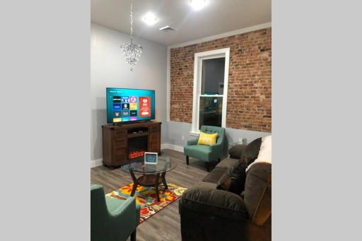 Heart of downtown Canton - Housity