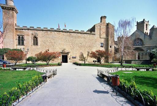 Parador de Olite - Housity
