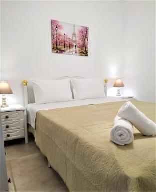 Olive, Village house in central Crete - Housity