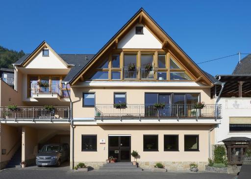 Weingut Eduard Kroth - Housity