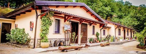 B&B COLLE ANGARO-AZIENDA AGRITURISTICA - Housity