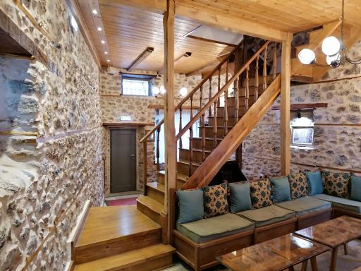 RiverBed Traditional Guest House - Housity