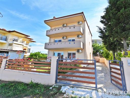 Meloida Houses by TravelPro Services- Nea Fokaia Halkidiki - Housity