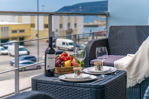 Sado´s River House - Housity