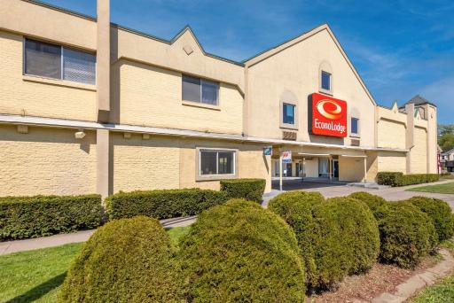 Econo Lodge - Housity