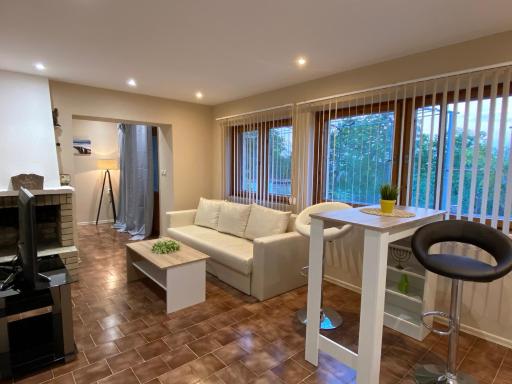 Sunny House - Housity