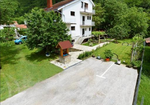 Domaćinstvo Trifunović - Housity