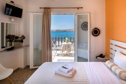 Beachfront Stella Hotel - Housity