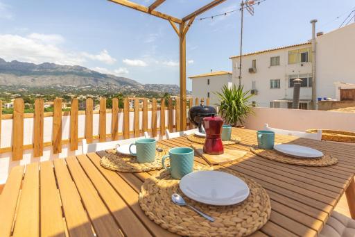 Wonderful Views Terrace 3BR Cottage - BBQ - AC - Housity