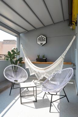 The Frogs_Guest House - Housity