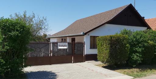 Feszty-fészek Vendégház - Housity