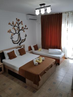 EL Capitano - Mamaia Nord - Housity