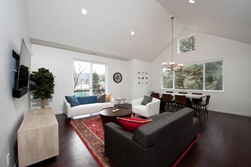 2201 Main Avenue - Housity