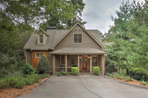 Mountain Bearadise Luxury Rental Home in Big Canoe - Housity