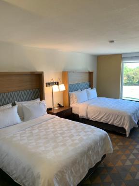 Holiday Inn Baton Rouge-South, an IHG Hotel - Housity