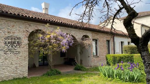Agriturismo Borgo Buzzaccarini Rocca di Castello - Housity