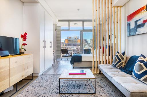 Backup-Powered Urban Sanctuary near Table Mountain - Housity