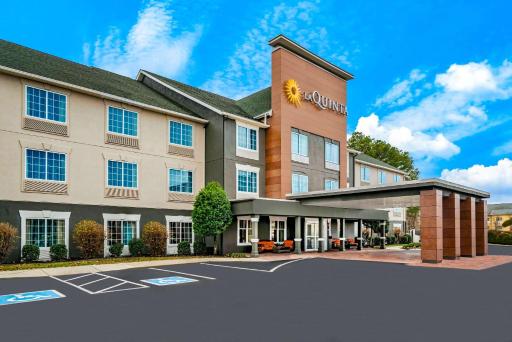 La Quinta by Wyndham Cookeville - Housity