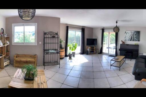 Maison spacieuse et calme près de la cité - Housity