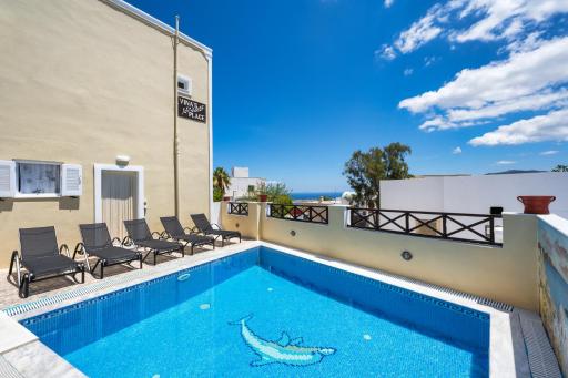 Vinas Place City Center - Housity