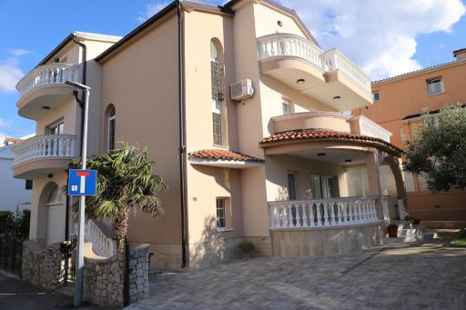 Apartmani Delač - Housity