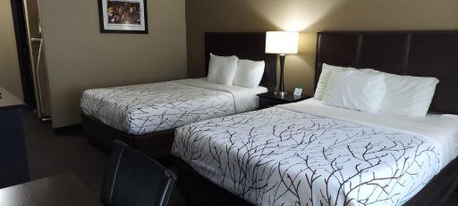 Parkwood Inn & Suites - Housity
