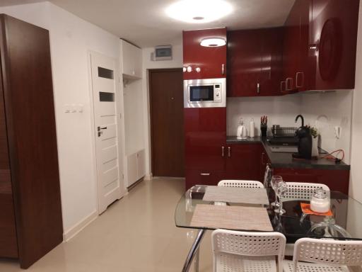 CHERRY APARTAMENT W ŚCISŁYM CENTRUM - Housity