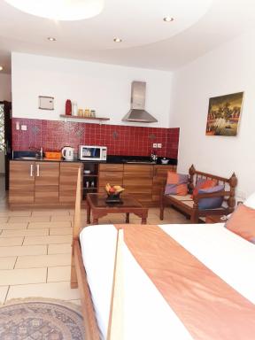 Cowrie Shell Beach Apartments Official - Housity