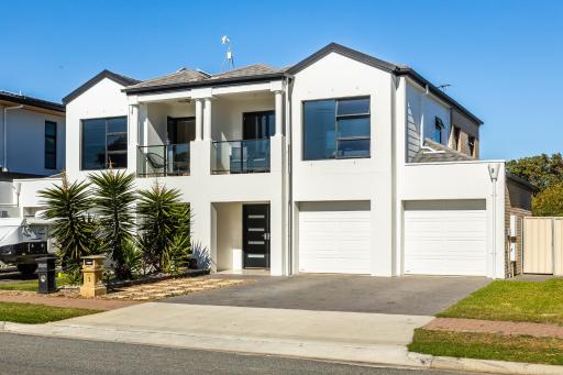 Swainson on Lexington - 200m to Beach! - Housity