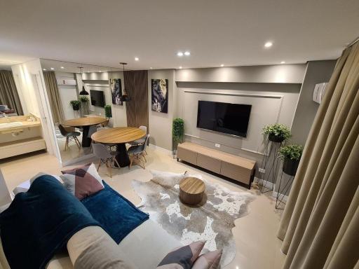 Apto novíssimo no centro - Housity