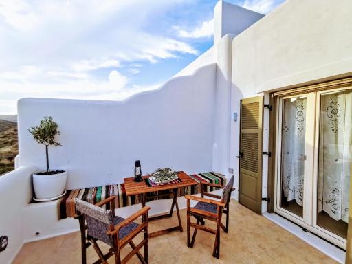 Zeidoron Country Houses Naxos (Elais House) - Housity