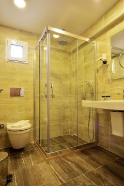 Maris Beach Hotel - Housity