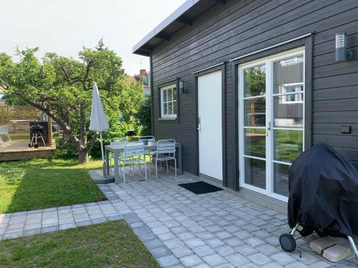 Toppmodernt litet hus nära Kalmar slott och havet - Housity