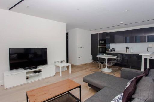 Modern London Apartment with City Views - Housity