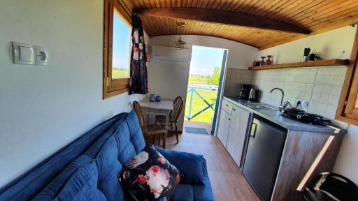 Tisza White House - Housity