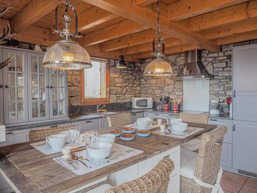 The Hunting Lodge - Housity