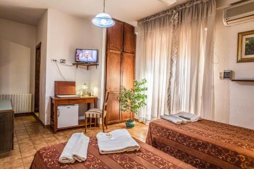 Hotel Garden - Housity
