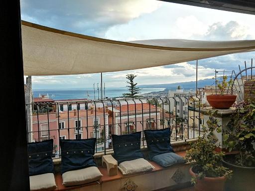 Aly Art Apartment Taormina Duomo, Gulf & Etna view - Housity