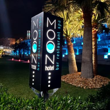 Moon Hotel & SPA. - Housity
