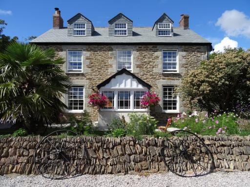 Pengelly Farmhouse B&B - Housity