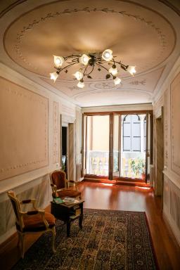 Hidden Gem in Venice - Housity
