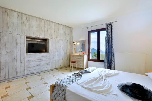Golden fox Villa - Housity