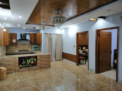 Full Private House Floor with Lounge & Balcony - Townhouse - Homestay - Housity