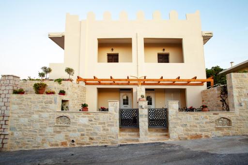 Kastro Apartments - Housity