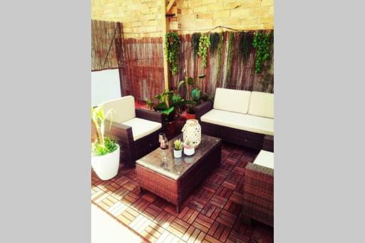 M4 Cool Terrace. 1 min to metro. 15 min to center - Housity